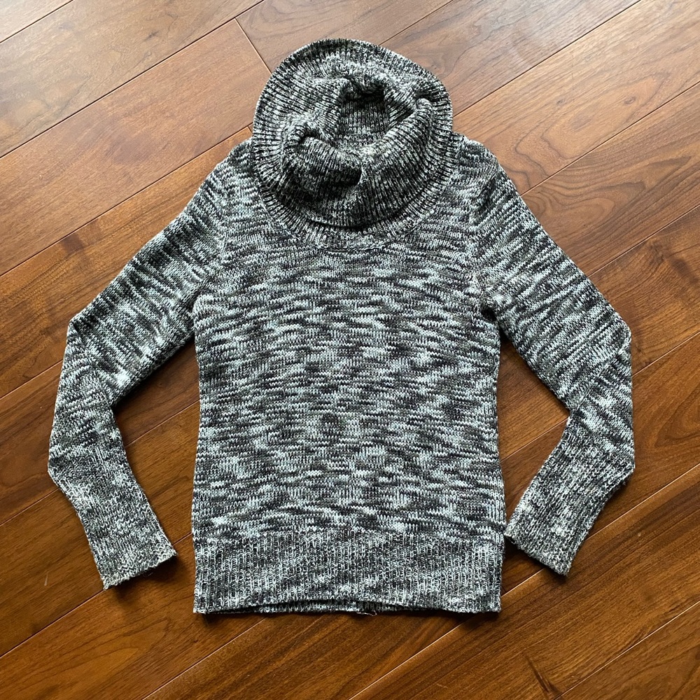 [Calvin Klein] Black/Gray/White Sparkly Turtleneck Cowl-neck Sweater